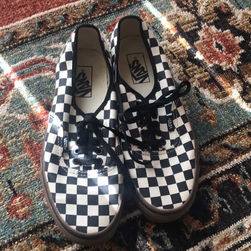 Women’s checkered gum sole Vans